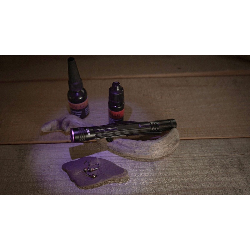 Adjustable UV light
