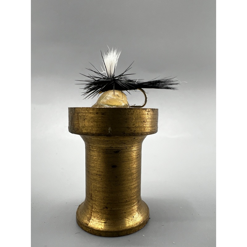 Gnat Black Parachute Dry|14|16|18