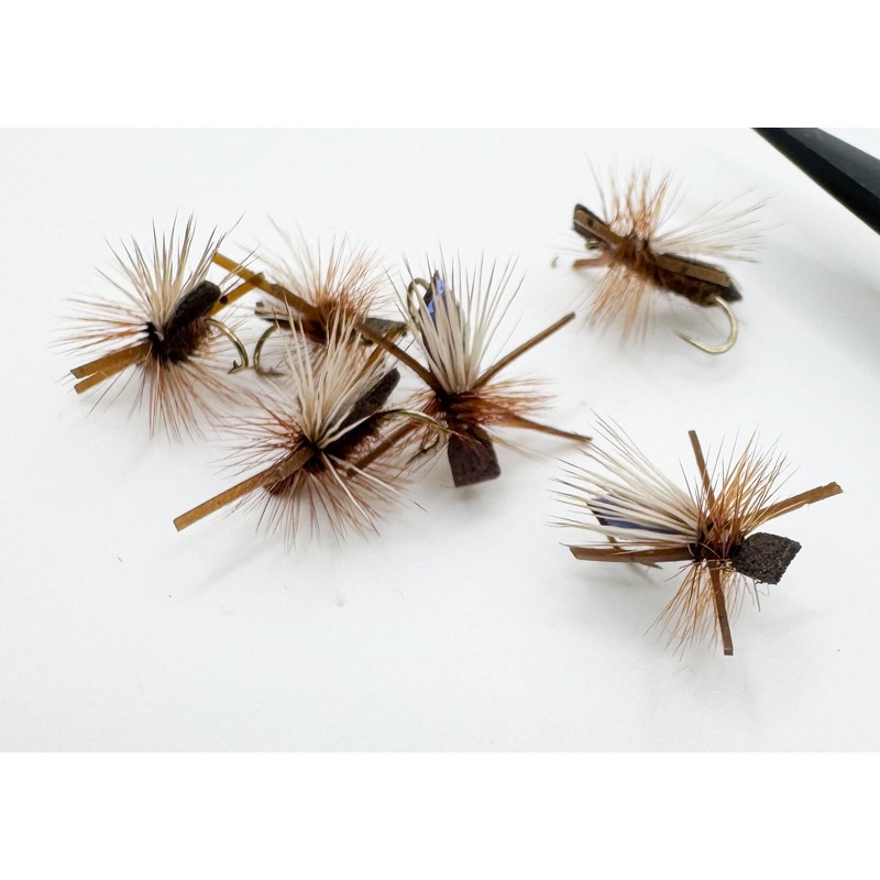 Fluttering Caddis Brown||14