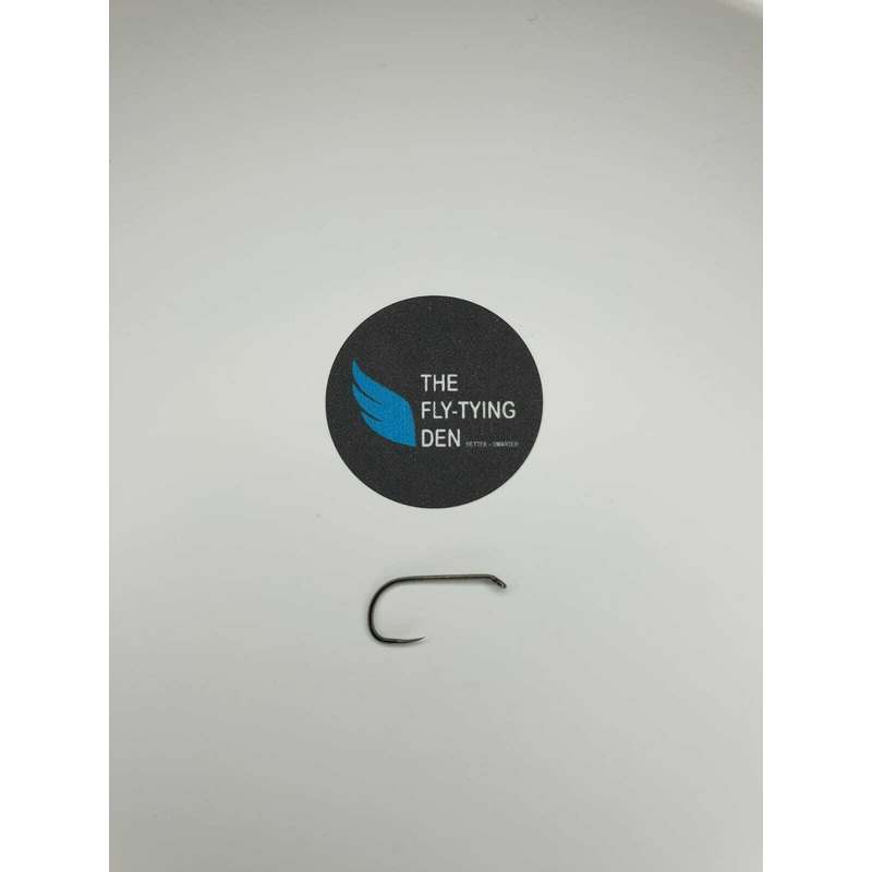 THE FLY-TYING DEN BARBLESS HOOKS – DRY