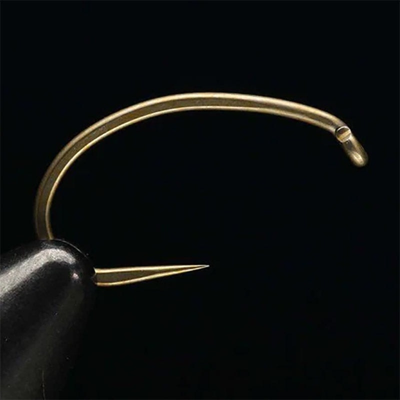 Daiichi 1920 Heavy Barbless Scud Hook – Matte Bronze
