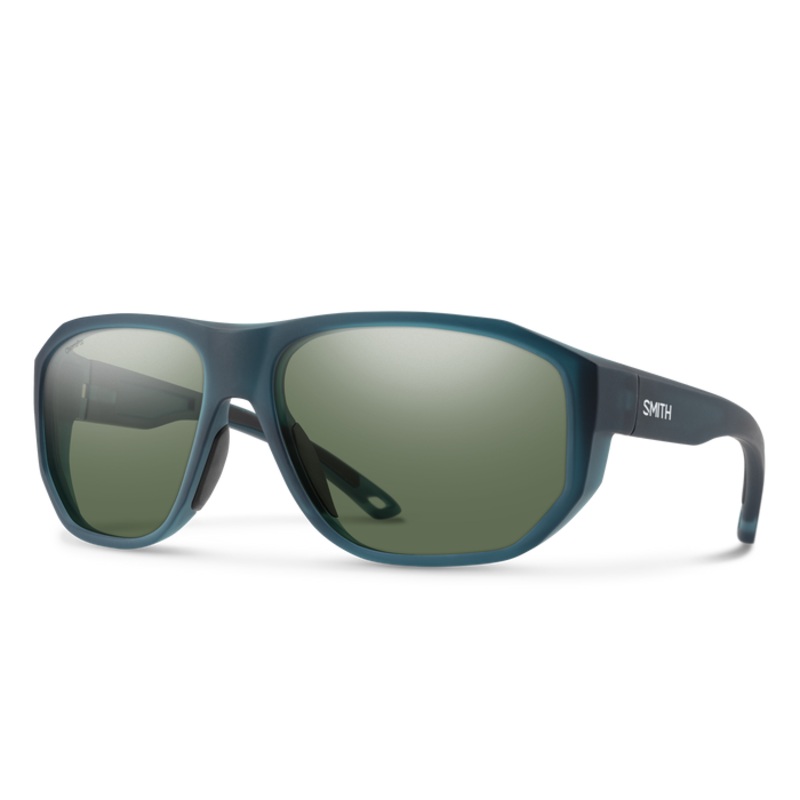 Smith Outrigger Matte Pacific Crystal + ChromaPop Polarized Gray Green Lens